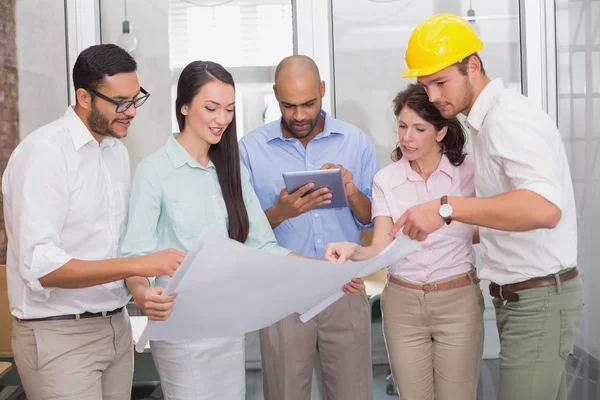 Equipo de arquitectura trabajando — Foto de Stock