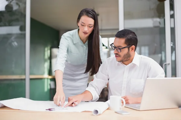 Team di architettura che lavorano insieme — Foto Stock