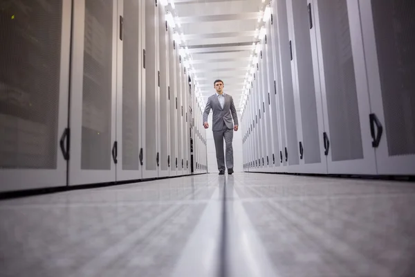 Technician walking to camera — Stock Photo, Image