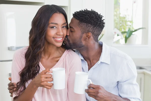 Feliz casal tomando café juntos — Fotografia de Stock