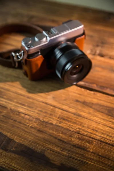 Güzel bir kahverengi moda fotoğraf makinesi — Stok fotoğraf