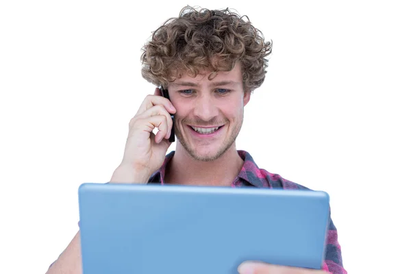 Homem bonito segurando tablet — Fotografia de Stock