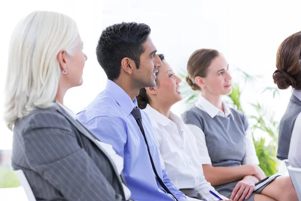 Business-teamet med ett möte — Stockfoto