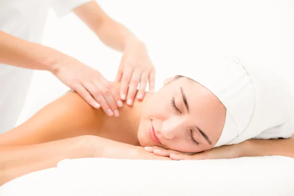 Woman receiving shoulder massage — Stock Photo, Image