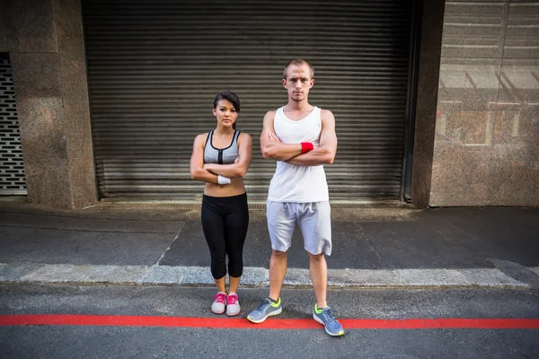 Porträt von Extremsportlern mit verschränkten Armen — Stockfoto