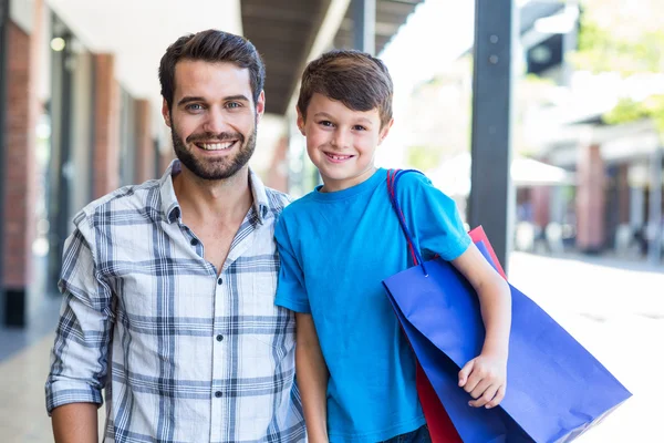 Retrato de un padre y su hijo — Foto de Stock