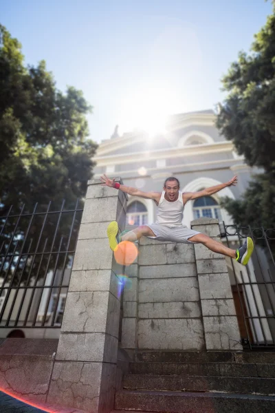Extrémní sportovec, skákat do vzduchu — Stock fotografie