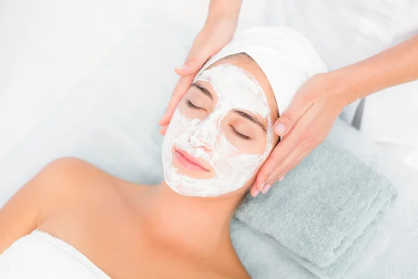 Woman receiving treatment — Stock Photo, Image