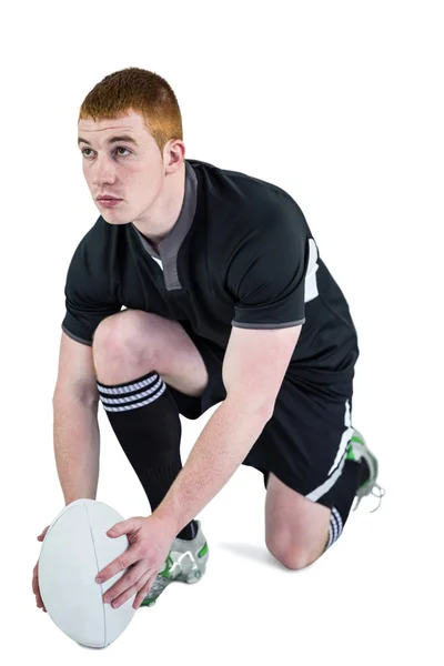 Rugbyspeler klaar om te doen een drop-kick — Stockfoto