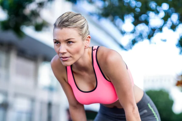 Een mooie atleet rusten — Stockfoto