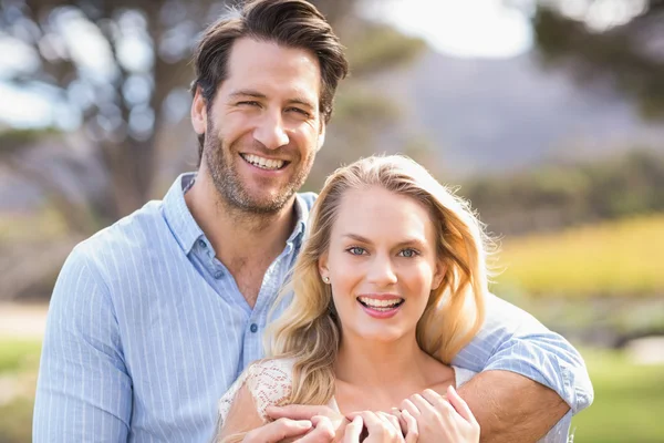 Cute couple on date looking at the camera — Stock Photo, Image