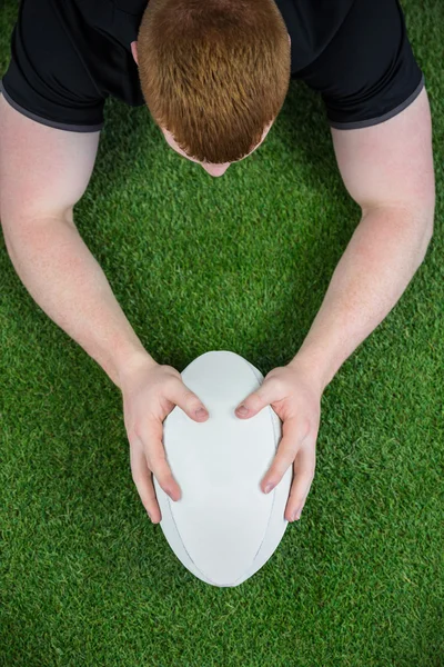 Un giocatore di rugby che segna una meta — Foto Stock