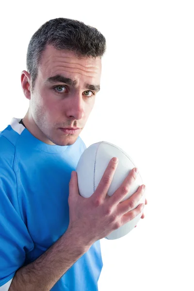 Jugador de rugby sosteniendo una pelota de rugby — Foto de Stock