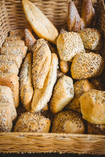 Basket with fresh bread — Stock Photo, Image