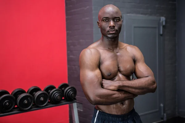 Young Bodybuilder posing in front of the camera — Stock Photo, Image