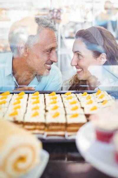 Cute couple looking at each other — Stock Photo, Image