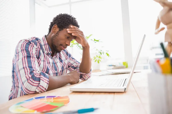 Zakenman denken over iets — Stockfoto