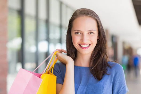 Pretty woman looking at the the camera — Stock Photo, Image