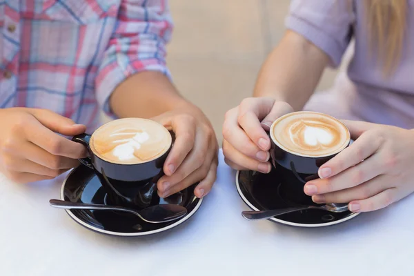 Gros plan de deux tasses de café — Photo