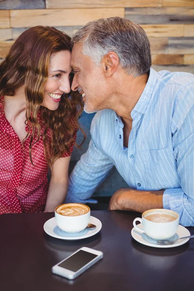 Linda pareja riendo — Foto de Stock