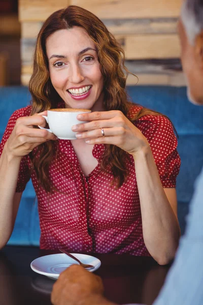 Linda pareja tomando café —  Fotos de Stock