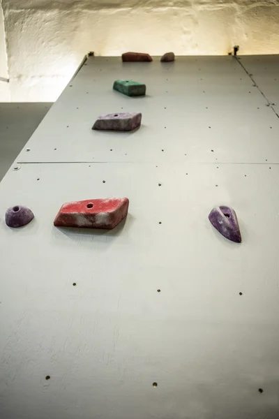 Vista de ángulo bajo de la pared de escalada — Foto de Stock