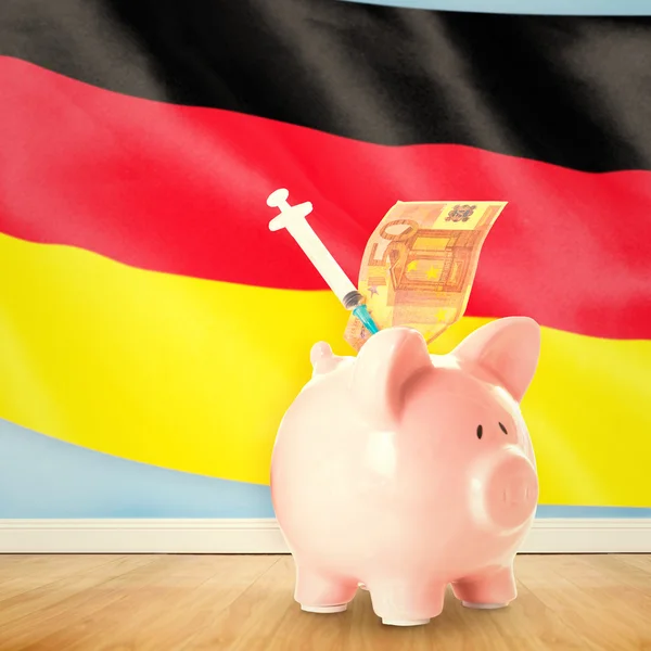 Ubezpieczenie zdrowotne w piggy bank — Zdjęcie stockowe