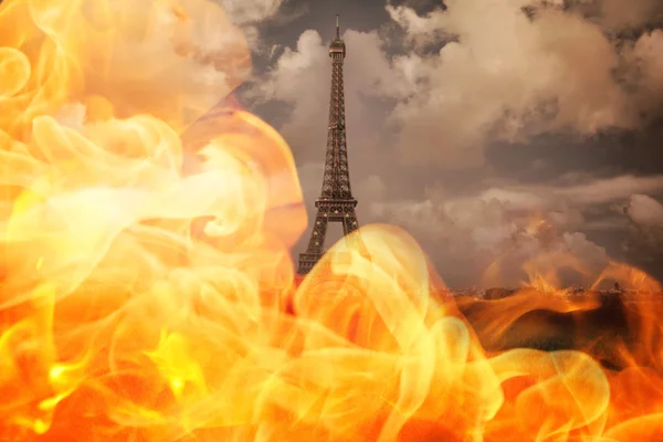 Fire against paris under sky — Stock Photo, Image