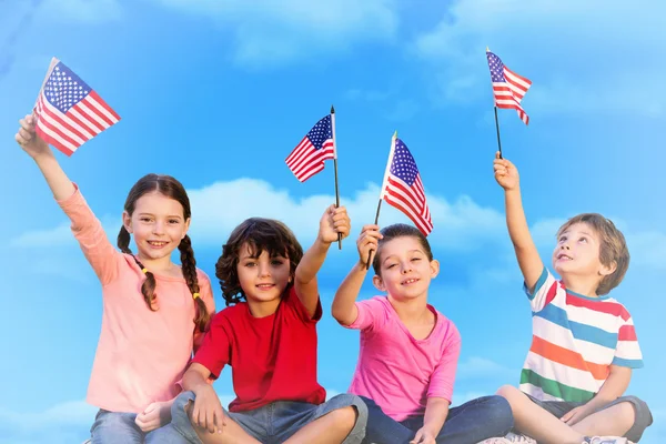 Niños con banderas americanas —  Fotos de Stock