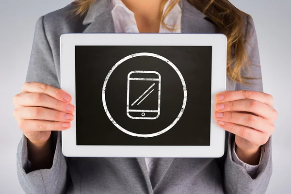Empresaria mostrando tableta — Foto de Stock