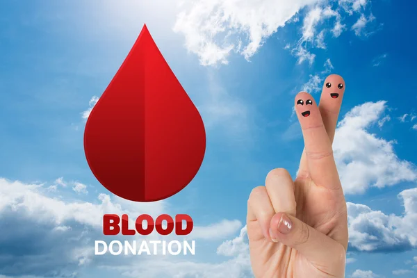 Donazione di sangue contro il cielo blu — Foto Stock