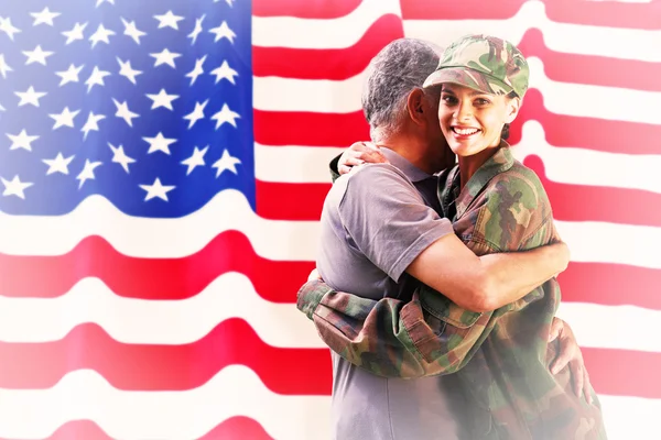 Solider reunited with father — Stock Photo, Image