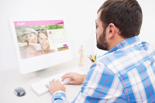 Designer working at desk — Stock Photo, Image