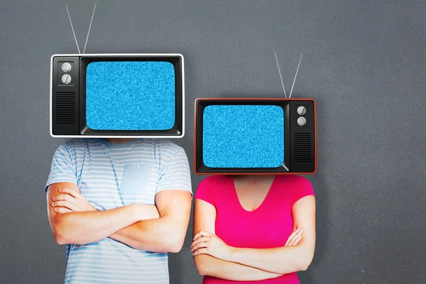 Ζευγάρι με τηλεόραση πάνω από τα κεφάλια — Φωτογραφία Αρχείου