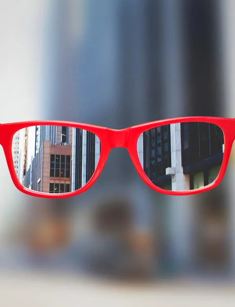 Glazen tegen new york street — Stockfoto
