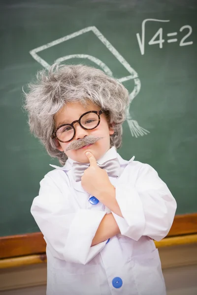 Schüler trägt Peruke und Brille — Stockfoto