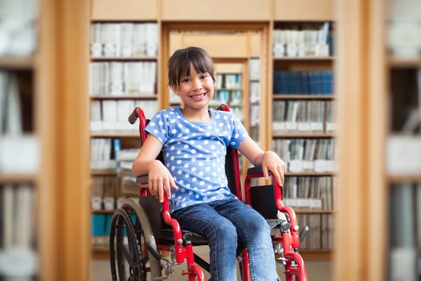 Élève handicapé souriant — Photo