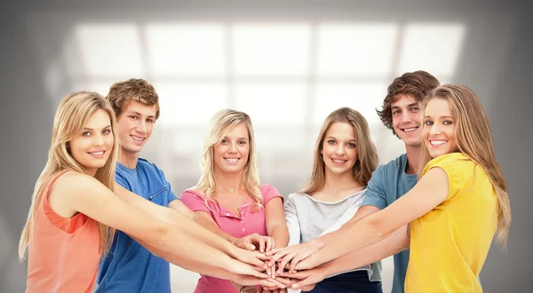 Friends standing around each other — Stock Photo, Image