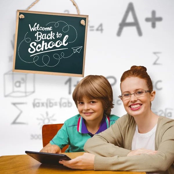 Glücklicher Schüler und Lehrer — Stockfoto