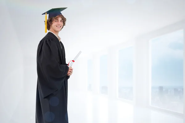 Profilbild einer Studentin im Diplomatengewand — Stockfoto