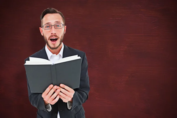 Unga predikanten läsning från Bibeln — Stockfoto