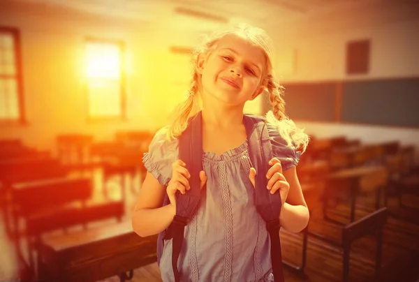 空教室に対して学校の子供 — ストック写真