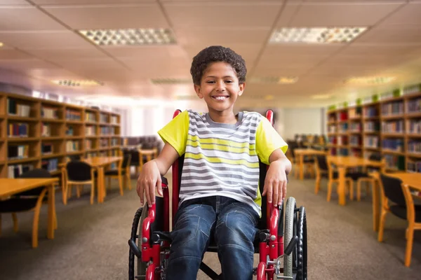 Pupil smiling at camera in hall — Stock Photo, Image