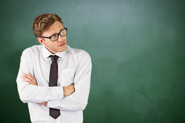 Uomo d'affari che pensa con le braccia incrociate — Foto Stock