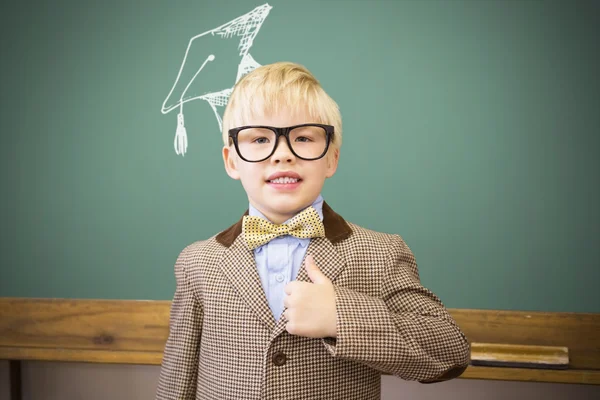 Roztomilý žák oblečená jako učitel — Stock fotografie