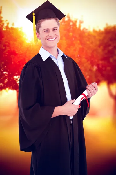 Smiling man looking at camera — Stock Photo, Image