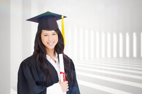 Woman standing to the side slightly — Stock Photo, Image