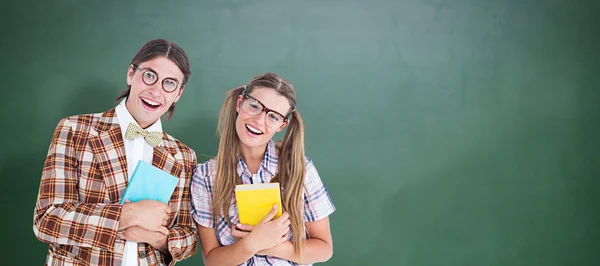 Geeky hipsters glimlachen — Stockfoto