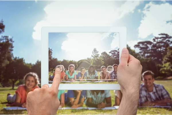 Handen met tablet pc — Stockfoto