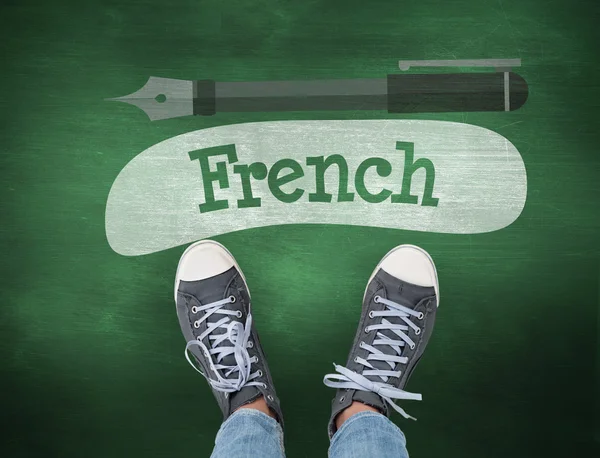 Slovo francouzské a neformální obuv — Stock fotografie